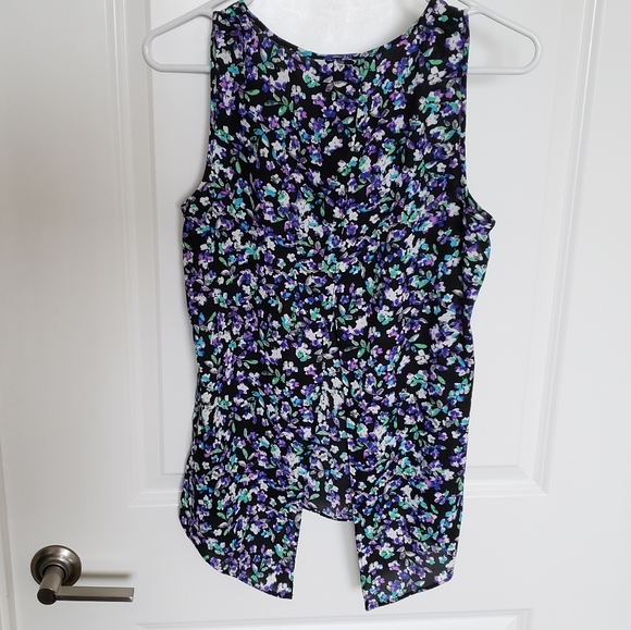 NWT Express Split-Back Ditsy Floral Tank - Picture 4 of 10